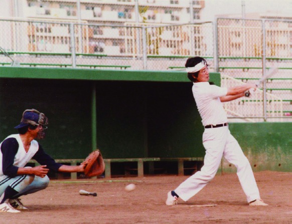 1982年頃 大学院生時代 よく野球をしたが、ボールが前に飛ばなかった